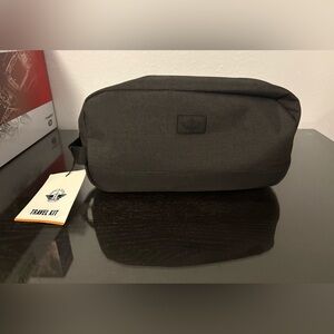 Dockers Travel Kit